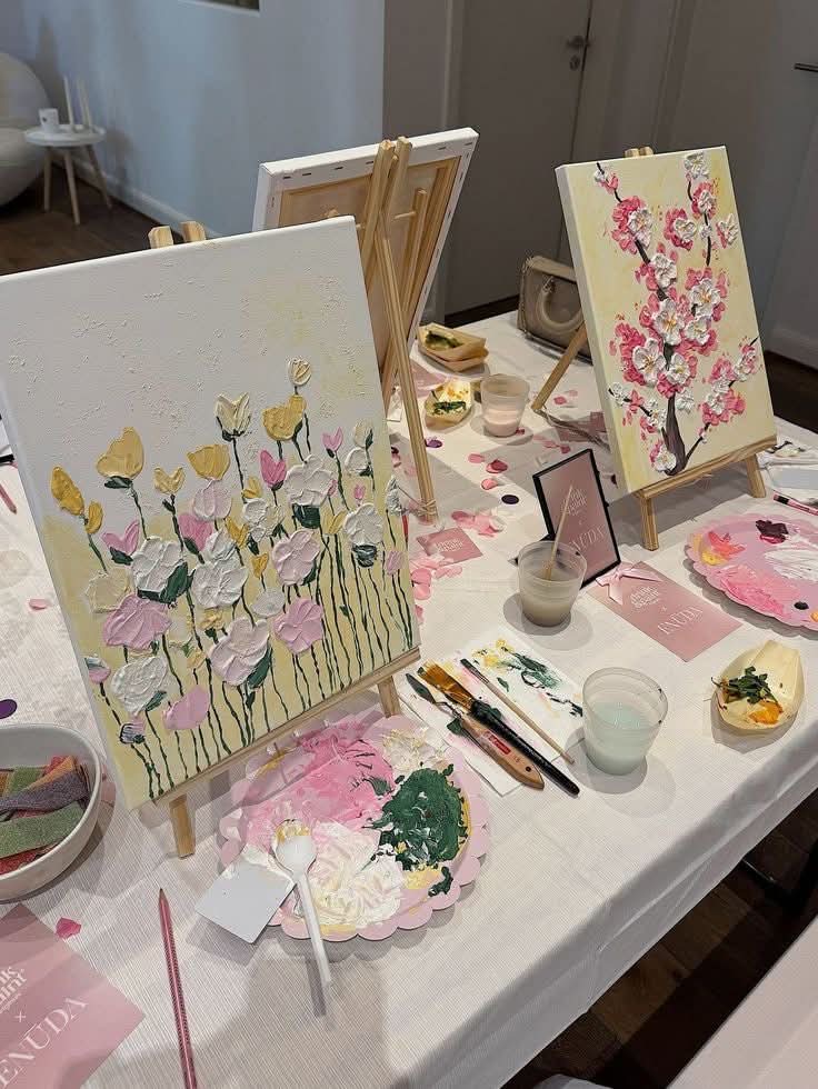 Petals & Paint 🎨🌸