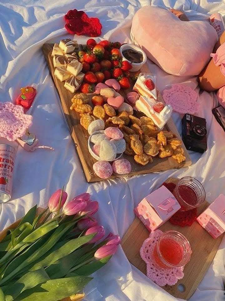 🍒Picnic On The Square 🧺🍰 ~ Rescheduled Due To Rain 🌦️