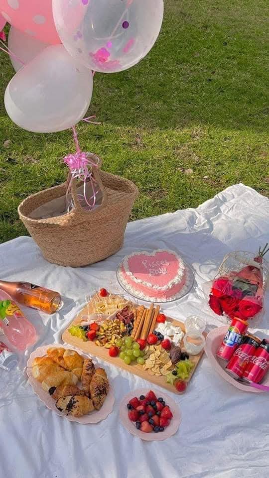 🍒Picnic On The Square 🧺🍰 ~ Rescheduled Due To Rain 🌦️